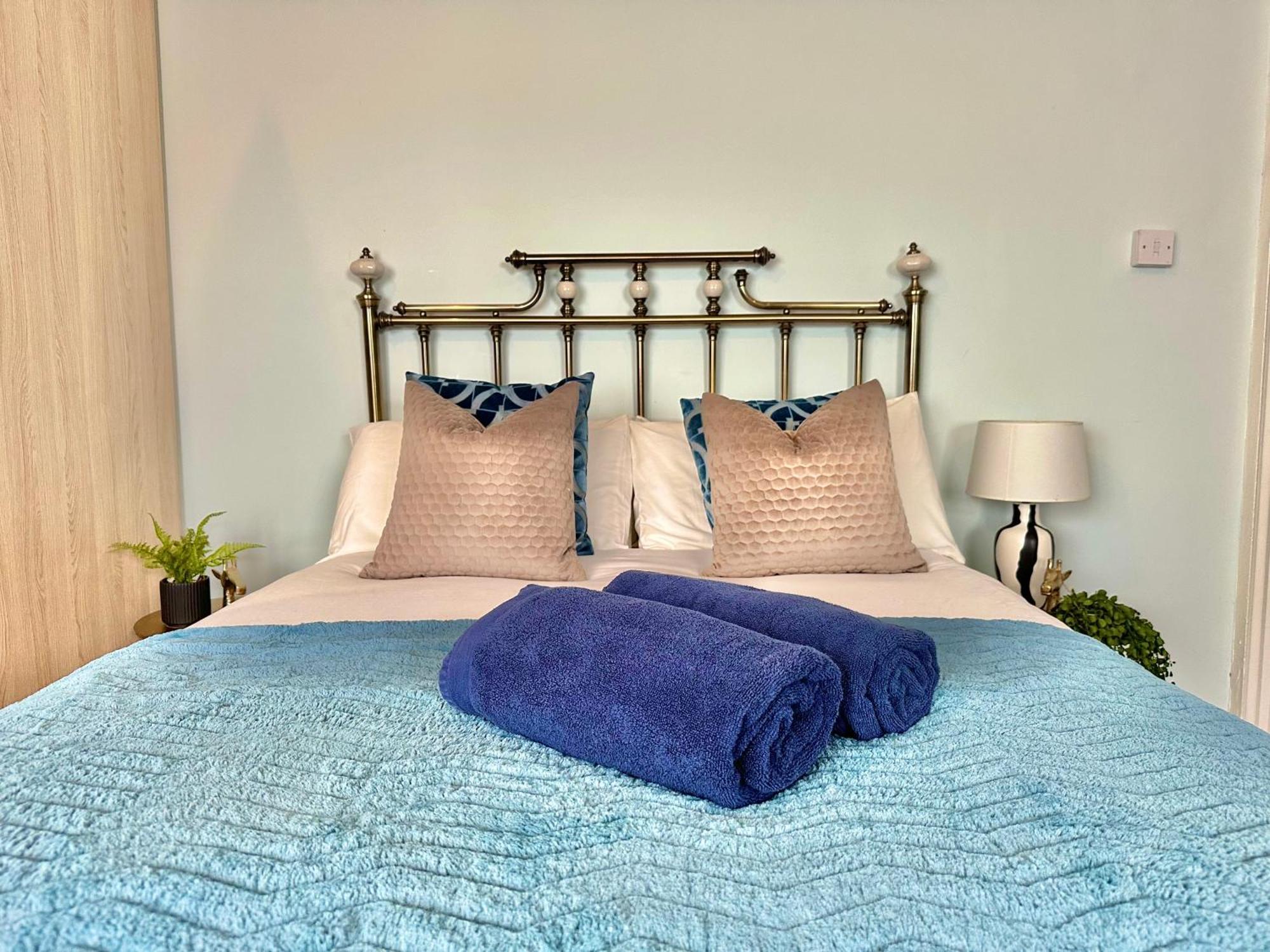 Blue Buddha Lemur Lodge: Beachside Retreat With Kitchen Bournemouth