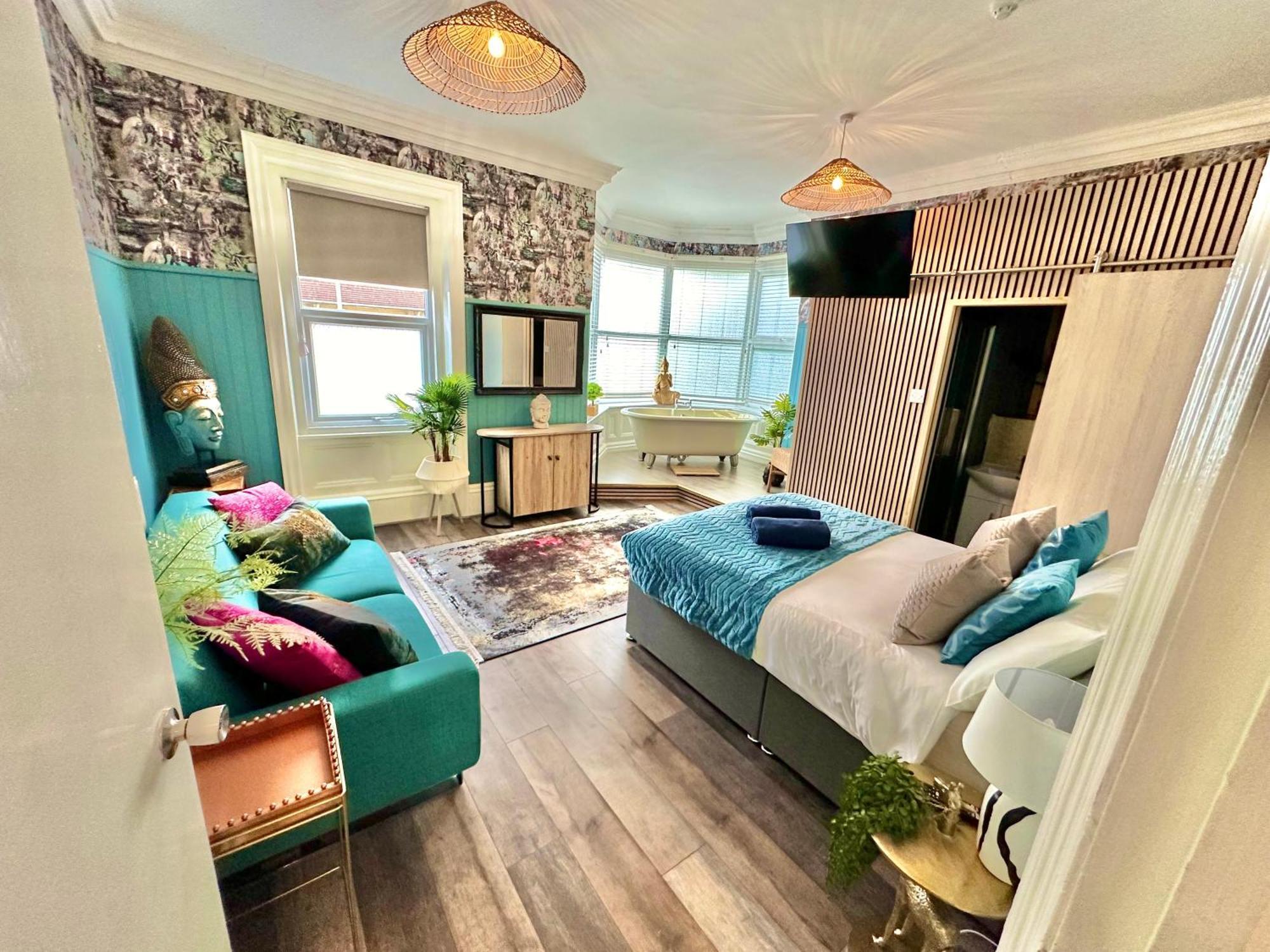 Blue Buddha Lemur Lodge: Beachside Retreat With Kitchen * Bournemouth