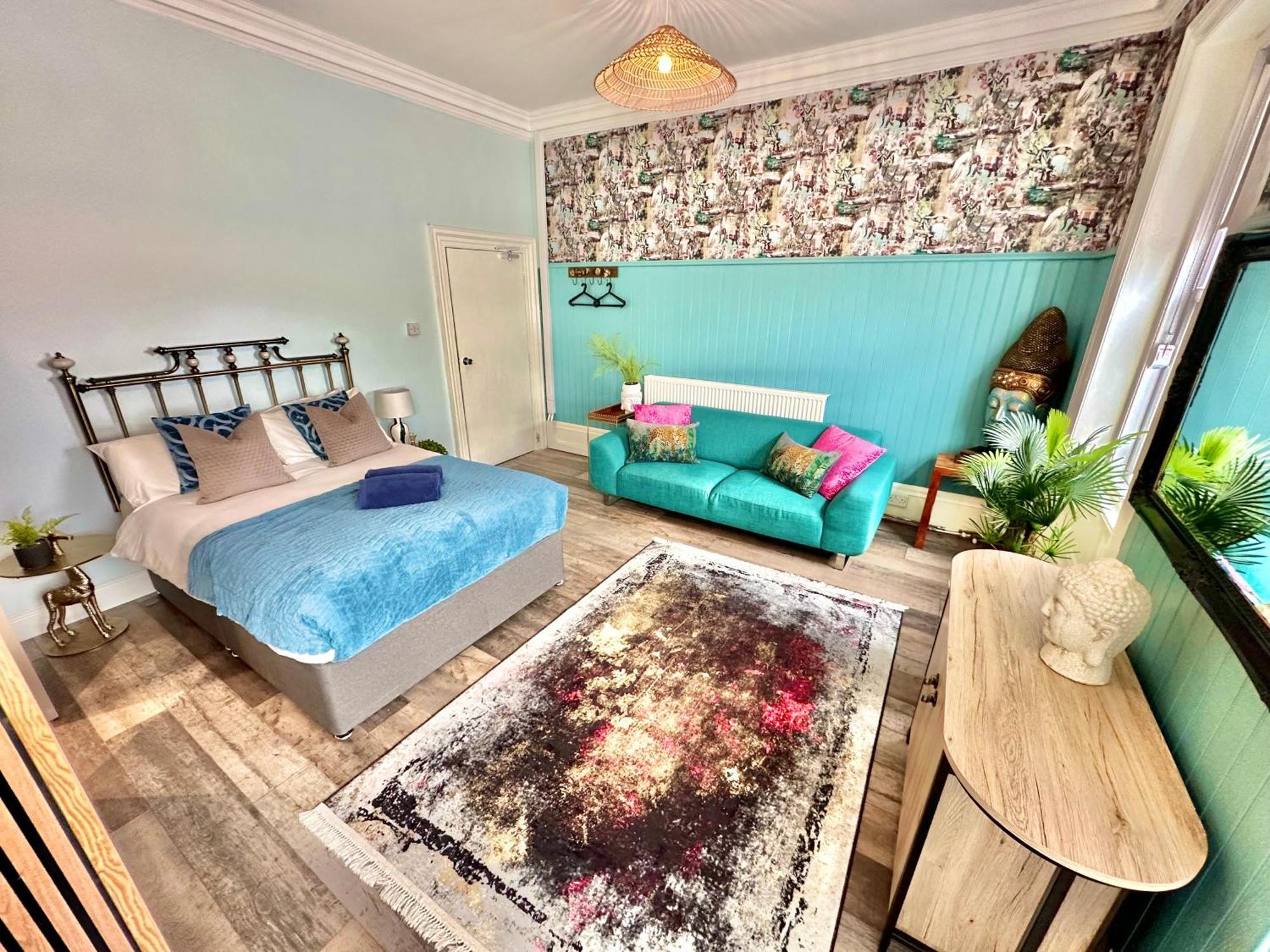 Motel Blue Buddha Lemur Lodge: Beachside Retreat With Kitchen Bournemouth