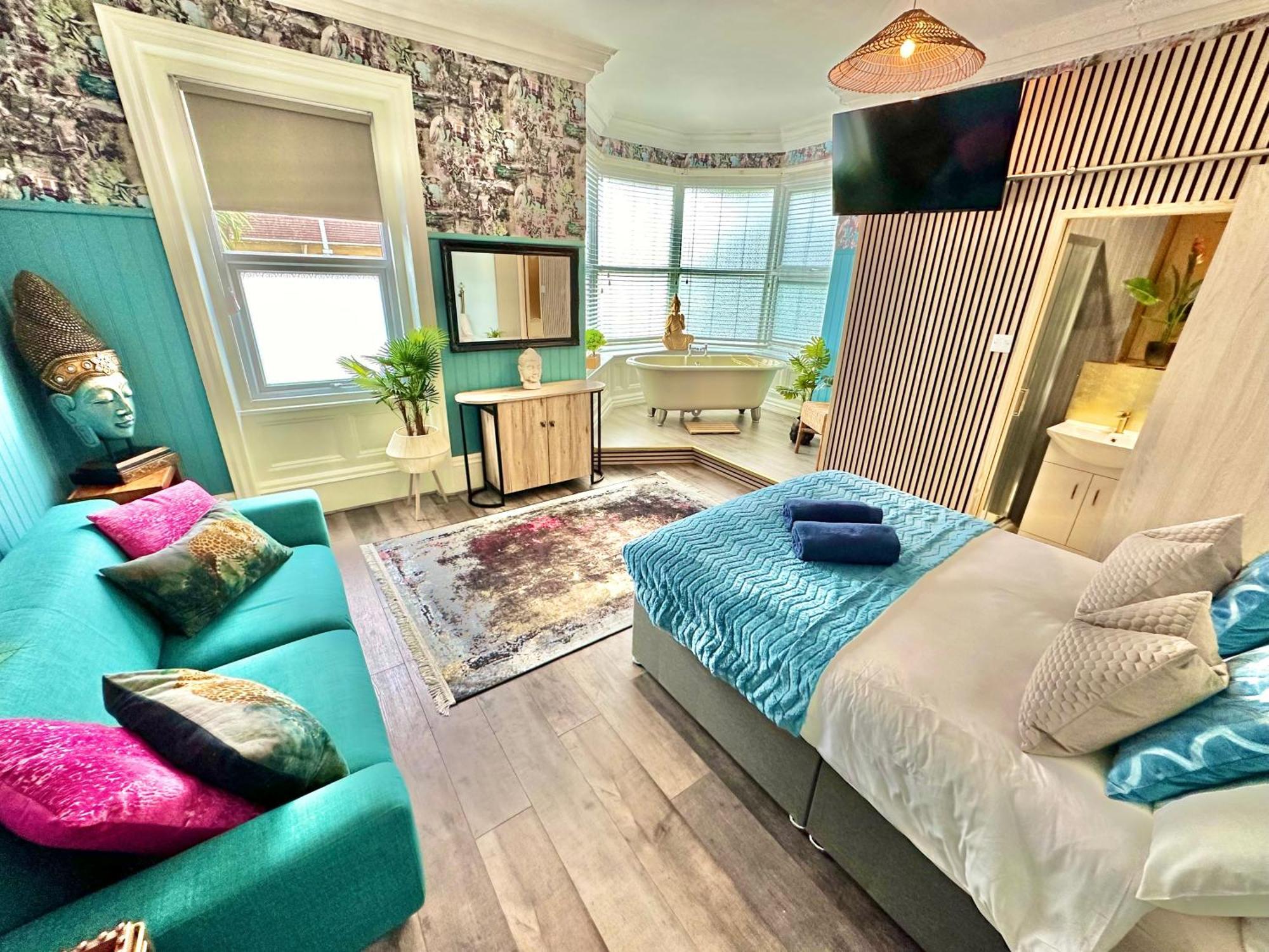 Motel Blue Buddha Lemur Lodge: Beachside Retreat With Kitchen *