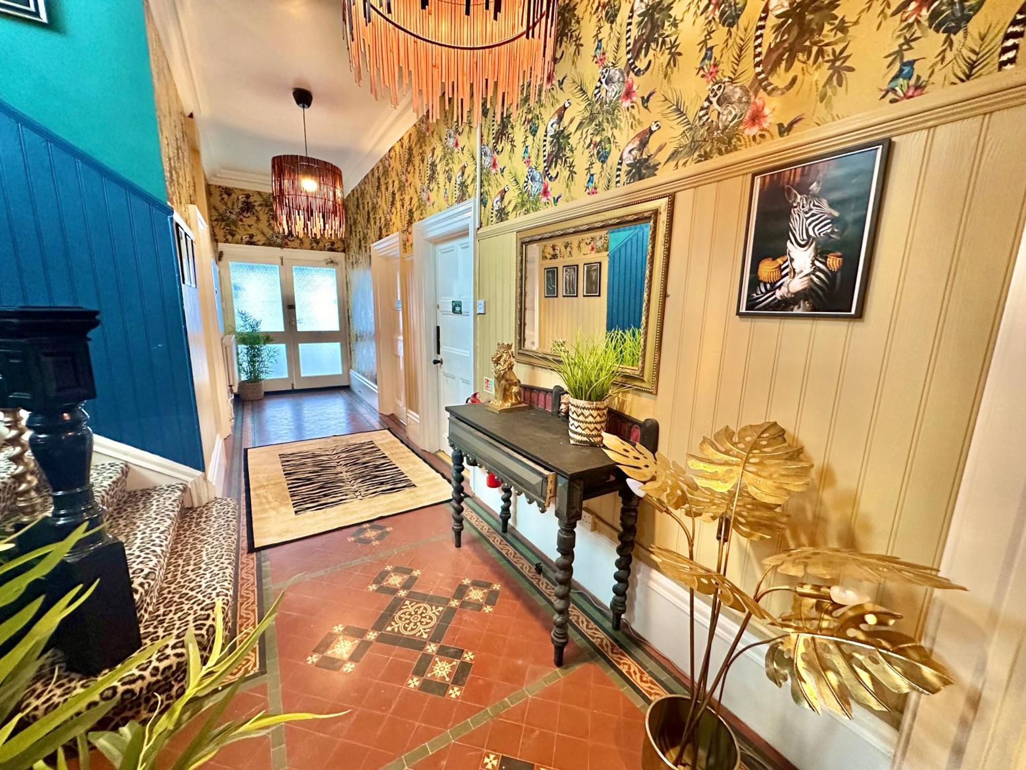 Motel Blue Buddha Lemur Lodge: Beachside Retreat With Kitchen *