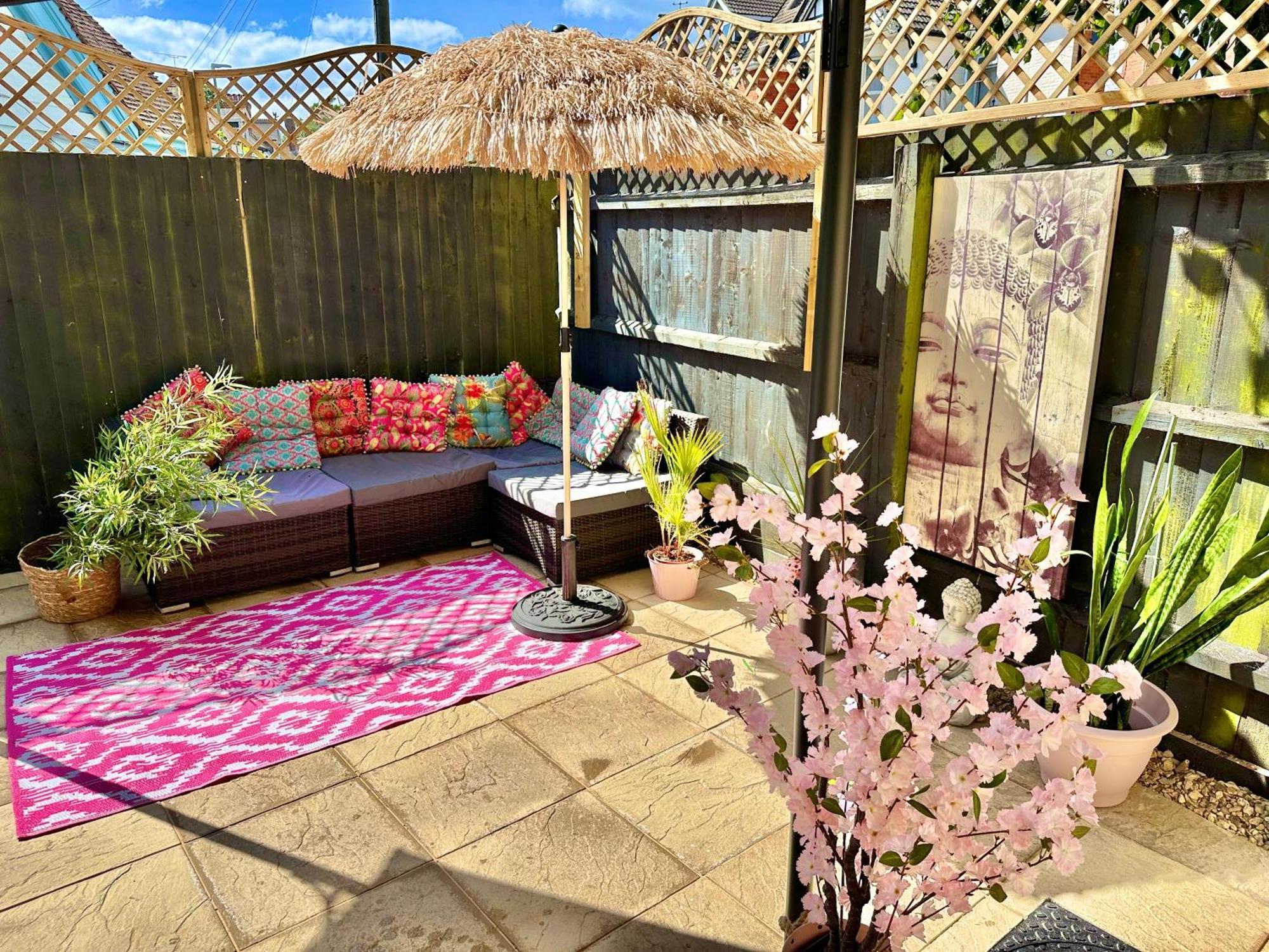 Blue Buddha Lemur Lodge: Beachside Retreat With Kitchen Motel Bournemouth