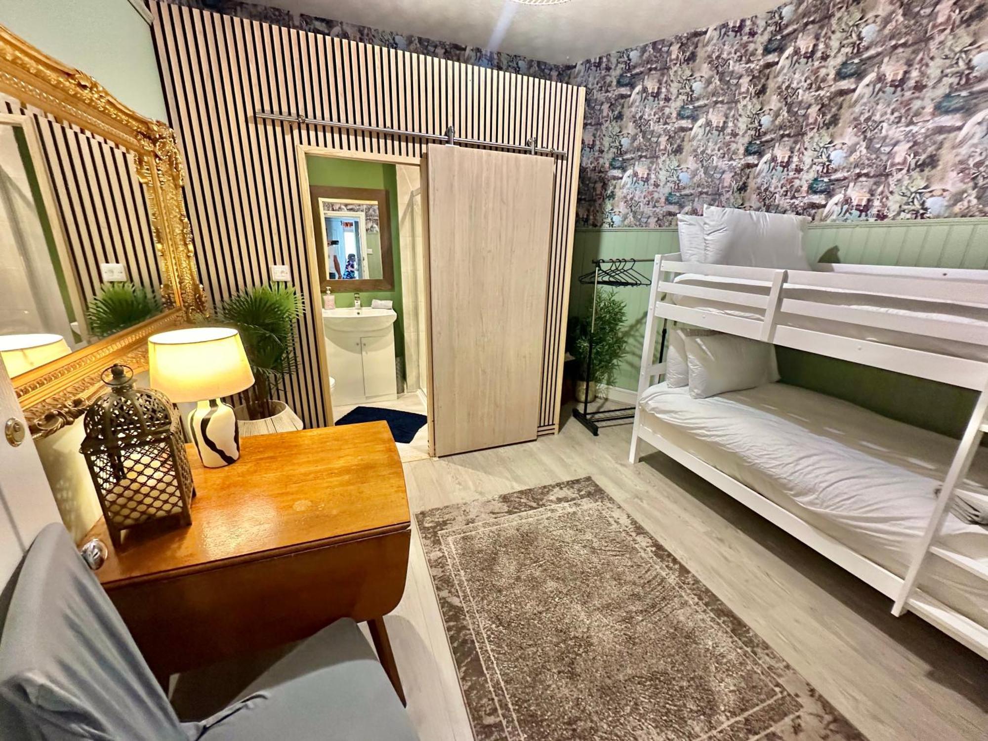 Blue Buddha Lemur Lodge: Beachside Retreat With Kitchen